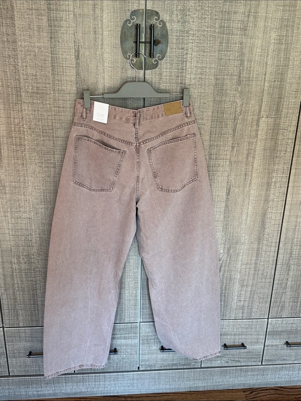Zara Mid Rise Baggy Balloon Jeans - Picture 14 of 17